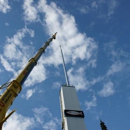 30m Rohrsäule, am Stück montiert mit einem 70 m Kranausleger (Fischewerke Tumlingen)